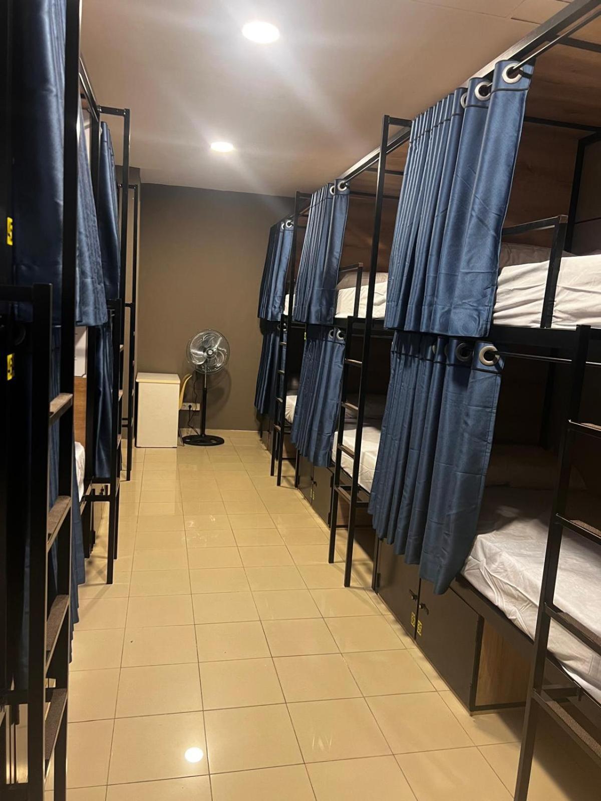 Hostel Estrella 20 Мадрид Екстер'єр фото
