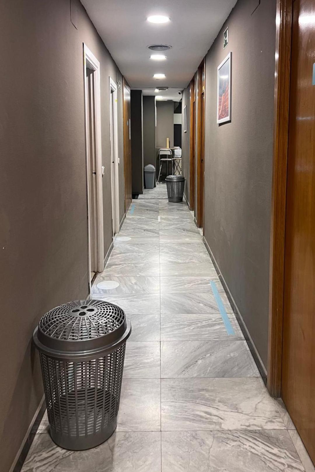 Hostel Estrella 20 Мадрид Екстер'єр фото