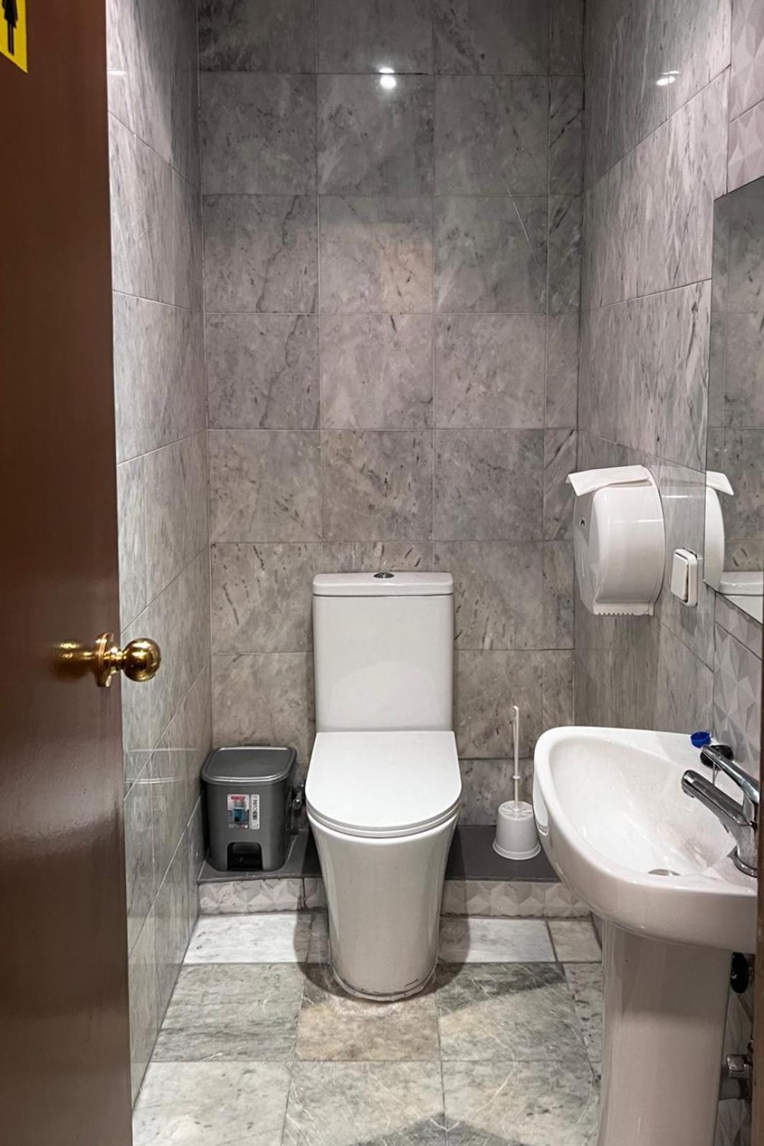 Hostel Estrella 20 Мадрид Екстер'єр фото